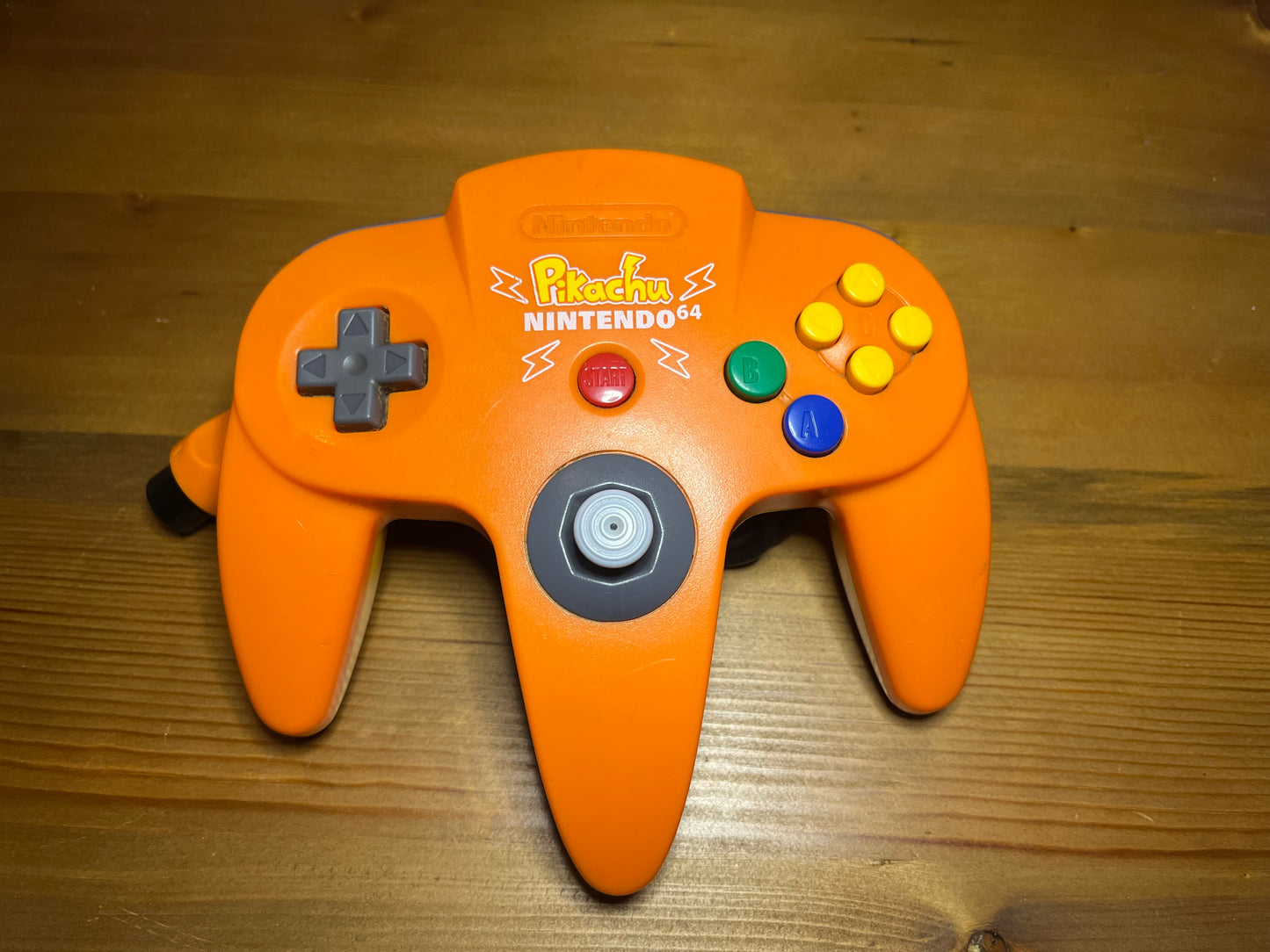 Nintendo 64 - Kontroll ”Pikachu” edition